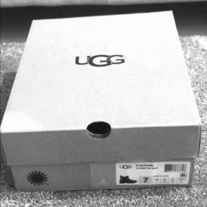 UGG BOOTS SIZE 7 - only worn a few times